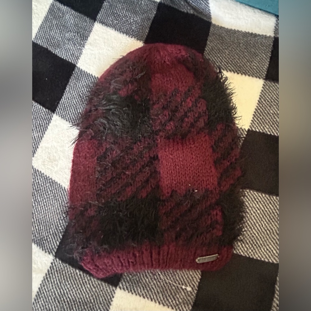 Women’s beanie – Steve Madden new